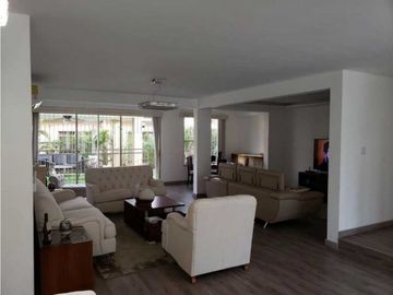 SE VENDE O SE ALQUILA CASA EN EL PH EMBASSY GARDENS  CLAYTON
