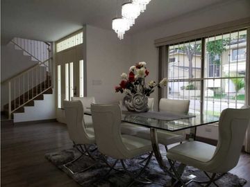 SE VENDE O SE ALQUILA CASA EN EL PH EMBASSY GARDENS  CLAYTON