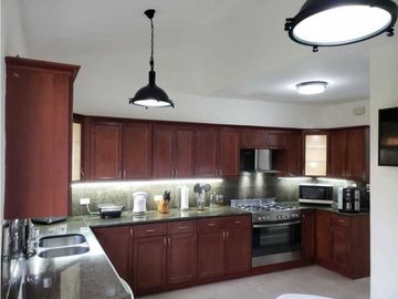SE VENDE O SE ALQUILA CASA EN EL PH EMBASSY GARDENS  CLAYTON