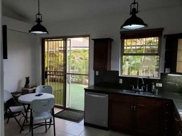 SE VENDE O SE ALQUILA CASA EN EL PH EMBASSY GARDENS  CLAYTON