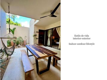 Departamento con alberca privada, comedor en exterior, paneles solares, rodeado
