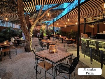 Departamento con alberca privada, comedor en exterior, paneles solares, rodeado