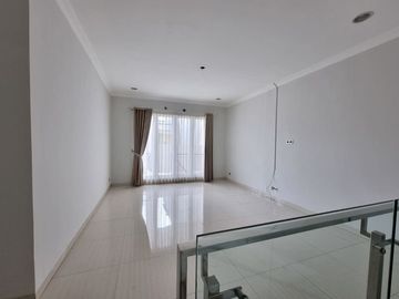 DIJUAL CEPAT RUMAH BAGUS SIAP HUNI DI FERONIA PARK ALAM SUTERA