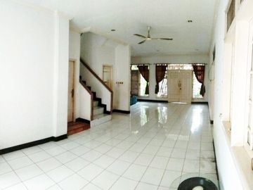 rumah dijual di kebayoran lama dekat dengan stasiun