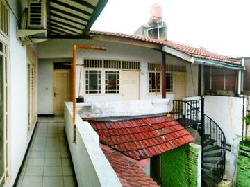 rumah dijual di kebayoran lama dekat dengan stasiun