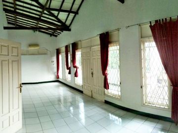 rumah dijual di kebayoran lama dekat dengan stasiun