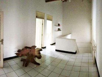 rumah dijual di kebayoran lama dekat dengan stasiun