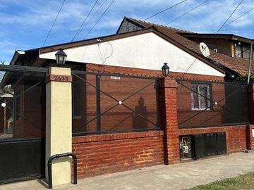 EXCELENTE VENTA DE CUATROS CASAS EN BLOQUE