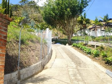 Te vendo esta lujosa y hermosa finca bien barata en Copacabana.