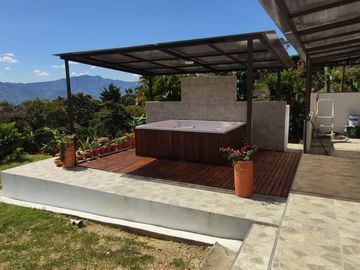 Te vendo esta lujosa y hermosa finca bien barata en Copacabana.