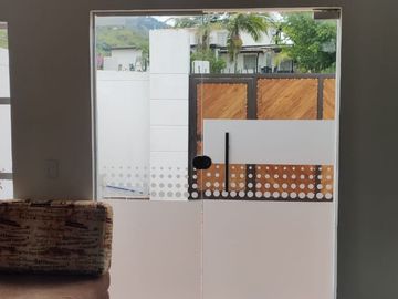 Te vendo esta lujosa y hermosa finca bien barata en Copacabana.