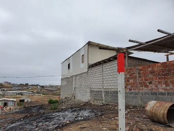 Ballenita: Linda Casa Con Vista Al Mar