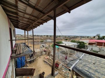 Ballenita: Linda Casa Con Vista Al Mar
