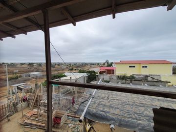 Ballenita: Linda Casa Con Vista Al Mar