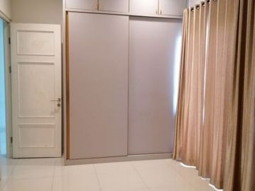 FOR SALE CLUSTER CRYSTAL RUMAH BAGUS RAPIH SEMI FURNISH DI GADING SERPONG
