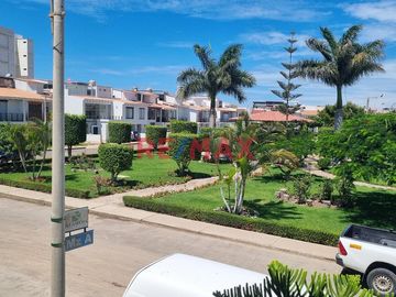 1️⃣ VIVE EN EL MEJOR CONDOMINIO DE PIMENTEL 🏡✨
📍 Condominio Alameda Country Club – Seguridad 24/7 y exclusividad en cada rincón.

🔹 Primer piso:
✅