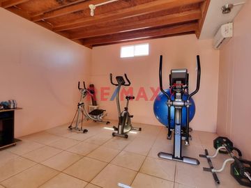 1️⃣ VIVE EN EL MEJOR CONDOMINIO DE PIMENTEL 🏡✨
📍 Condominio Alameda Country Club – Seguridad 24/7 y exclusividad en cada rincón.

🔹 Primer piso:
✅