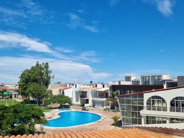 1️⃣ VIVE EN EL MEJOR CONDOMINIO DE PIMENTEL 🏡✨
📍 Condominio Alameda Country Club – Seguridad 24/7 y exclusividad en cada rincón.

🔹 Primer piso:
✅