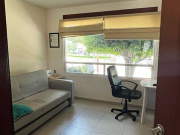 Se Vende Casa en Colinas del Bosque, 3 Recamaras, Jardín, Estudio en PB, 3.5 Bañ