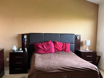 Se Vende Casa en Colinas del Bosque, 3 Recamaras, Jardín, Estudio en PB, 3.5 Bañ