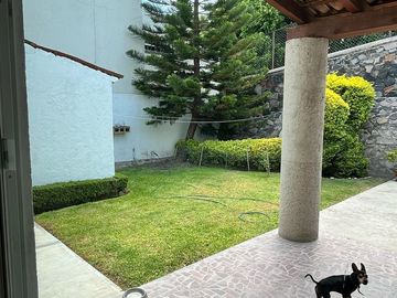 Se Vende Casa en Colinas del Bosque, 3 Recamaras, Jardín, Estudio en PB, 3.5 Bañ