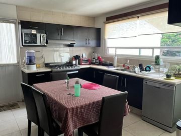 Se Vende Casa en Colinas del Bosque, 3 Recamaras, Jardín, Estudio en PB, 3.5 Bañ