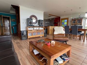 Casa en venta de 3 dorm. en Natales con maravillosa vista