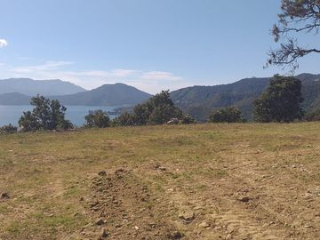 TERRENO CON VISTA AL LAGO