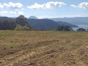 TERRENO CON VISTA AL LAGO