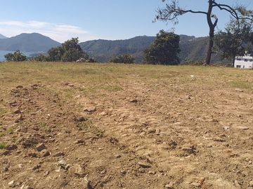 TERRENO CON VISTA AL LAGO