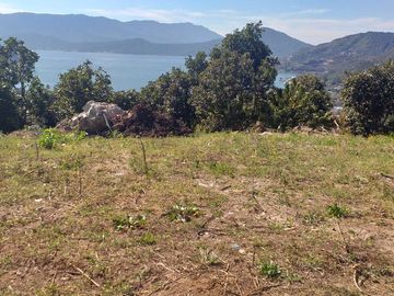 TERRENO CON VISTA AL LAGO