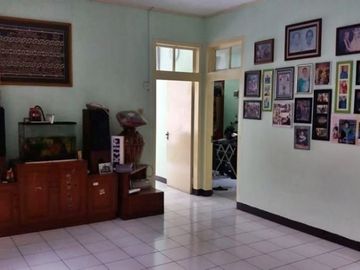 Rumah Hoek di Cisaranten Arcamanik Dekat Antapani
