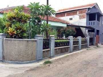 Rumah Hoek di Cisaranten Arcamanik Dekat Antapani