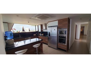 Venta Departamento de lujo frente al mar edf. Poseidón Manta Ecuador.