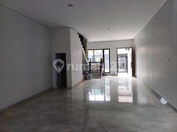 Rumah Baru Modern Siap Huni Di Meruya, Jakarta Barat