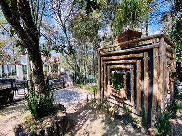 Hermosa cabaña en venta  dentro de residencial boscoso