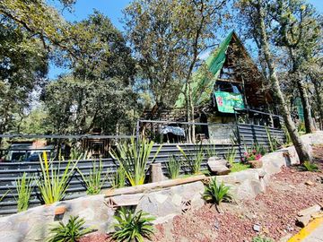 Hermosa cabaña en venta  dentro de residencial boscoso