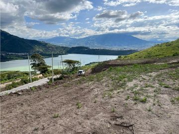 Terreno en venta sector Yaguarcocha db