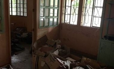 For sale 962 sqm Residental lot with old house in Varsity Hills, Quezon City
