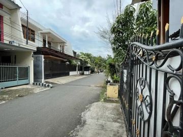 DIJUAL RUMAH (Siap Huni) LINGKUNGAN ASRI BEBAS BANJIR DI BUNGUR KEBAYORAN LAMA JAKARTA SELATAN