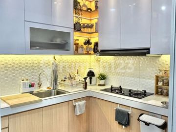 Turun Harga Dijual Rumah Full Interior Cakep di Malibu Village Gading Serpong