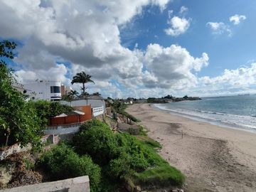 Ballenita Ocean Front Home- Direct Beach Access: Se Vende Casa Frente al Mar en Ballenita