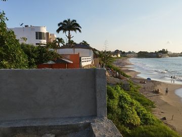 Ballenita Ocean Front Home- Direct Beach Access: Se Vende Casa Frente al Mar en Ballenita