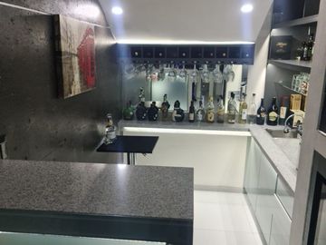 Residencia en Venta en Vista Real, Club Hípico, Diseño de Autor.