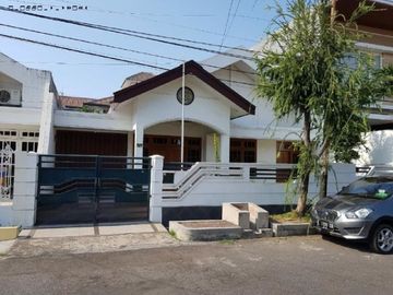 Rumah di Dharmahusada Indah Timur STRATEGIS LANGKA