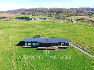 Casa recién construida a pasos del lago Ranco