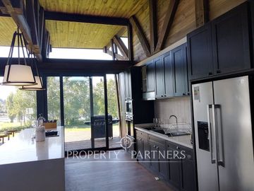 Casa recién construida a pasos del lago Ranco