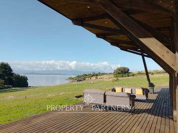 Casa recién construida a pasos del lago Ranco