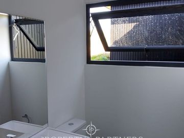Casa recién construida a pasos del lago Ranco