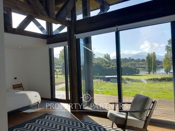 Casa recién construida a pasos del lago Ranco